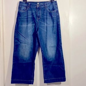 *Sold*Old Navy Women’s Jeans Size 14. Inseam has been hemmed to 24 inches